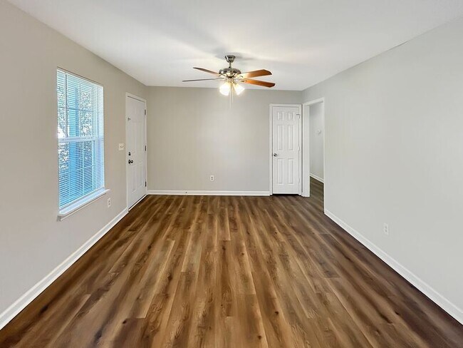 Foto del edificio - 2706 Old Matthews Rd