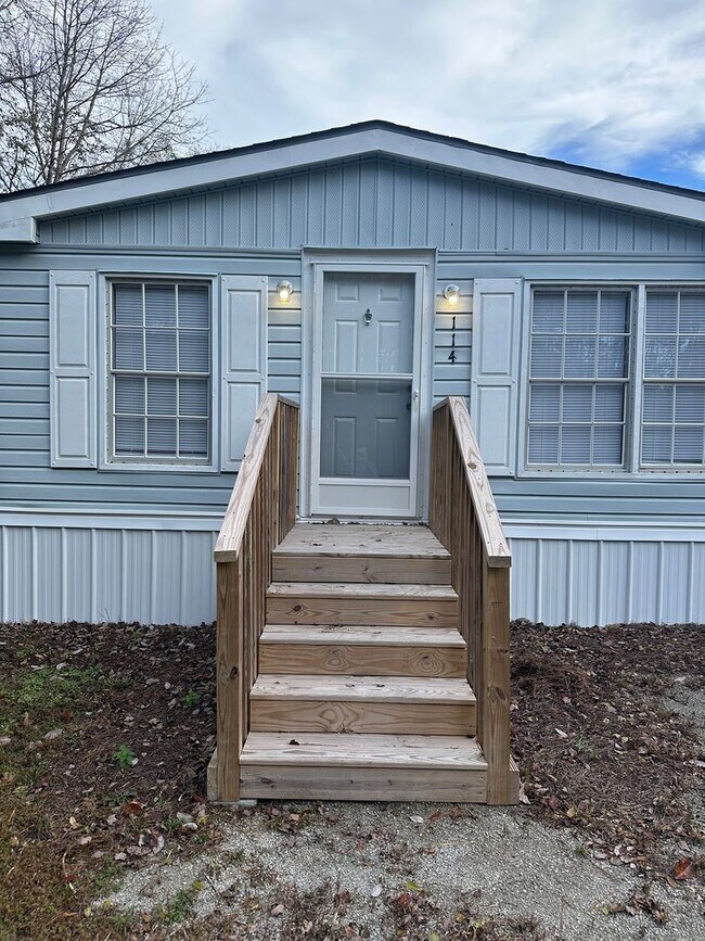 Building Photo - 114 Deer Rd