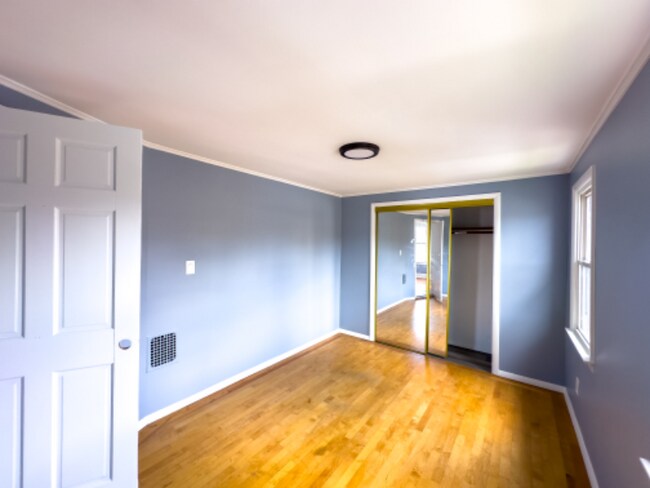 Building Photo - 108 Porter St