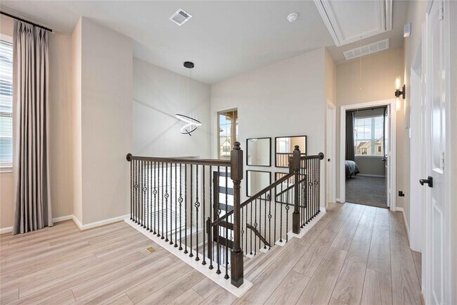 Building Photo - 2539 Terrace Point Dr