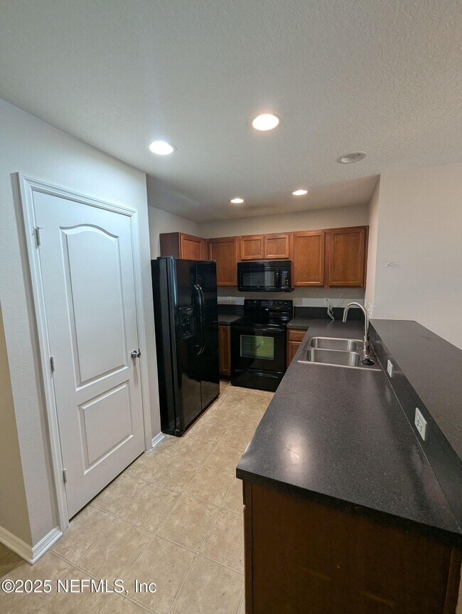 Building Photo - 277 Michelangelo Pl