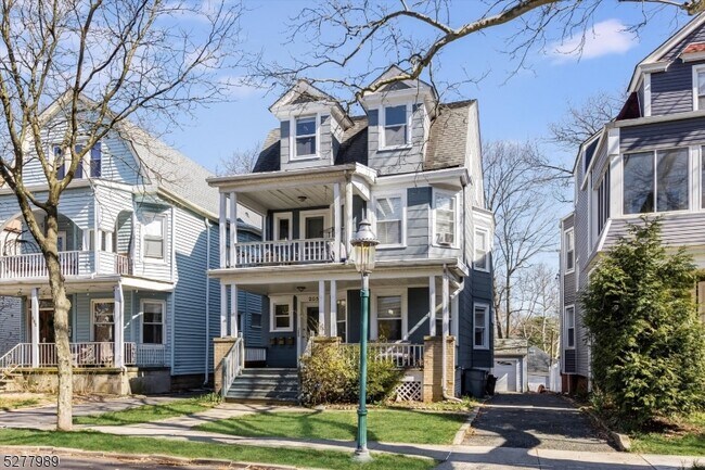 Foto del edificio - 205 Hillside Ave