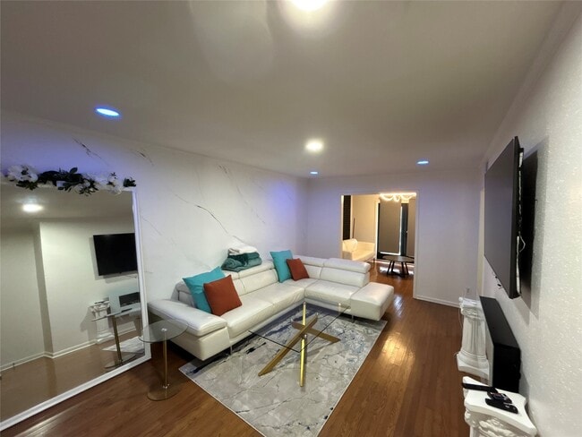 Building Photo - 4040 San Felipe St