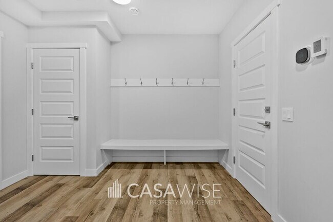 Photo du bâtiment - 8049 Cedric Mah Rd