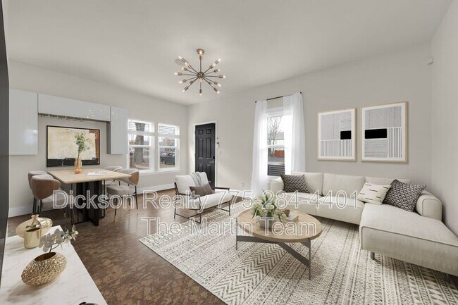 Building Photo - 456 E 7th St