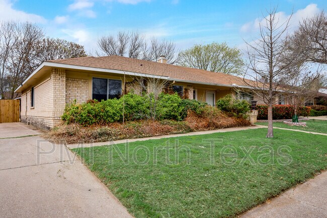 Building Photo - 2925 Post Oak Dr