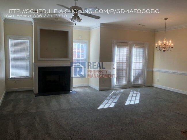 Building Photo - Gorgeous 2 Story Townhome In Piedmont Trace
