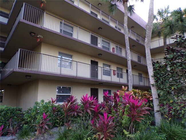 Building Photo - 3301 NW 47th Terrace