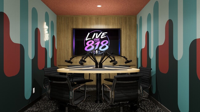 07-818 ID - The 818