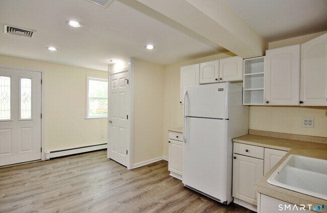 Foto del edificio - 821 Long Ridge Rd