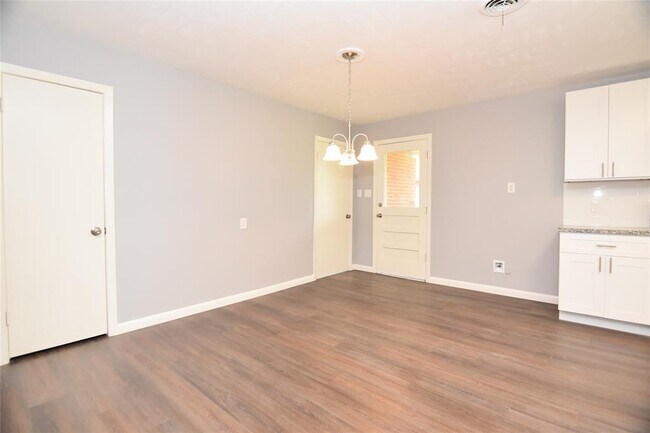 Foto del edificio - 415 Willow Ln