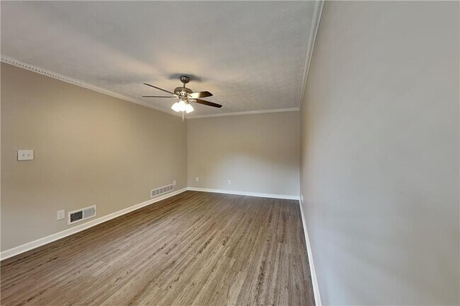 Building Photo - 205 Tawneywood Way