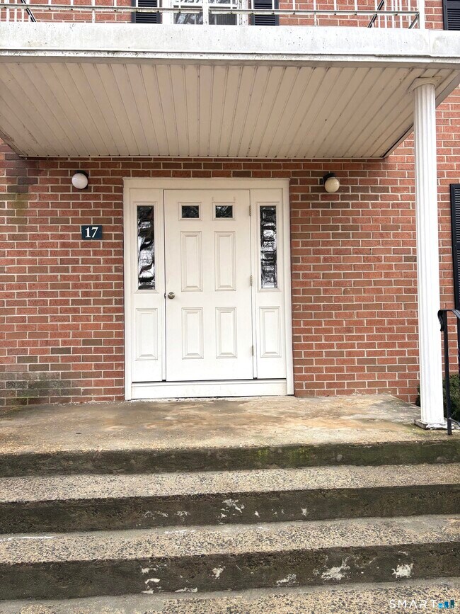 Building Photo - 17 Brickyard Rd