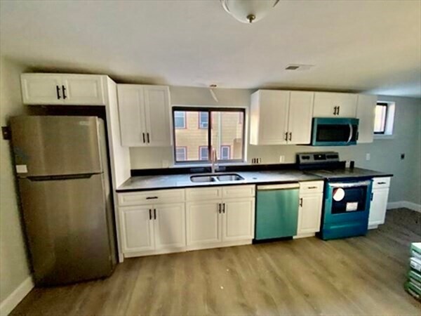 Building Photo - 58 Windsor St