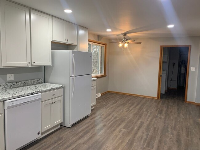 Foto del edificio - Newly Renovated Ranch Home - Country Livin...
