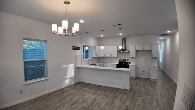 Building Photo - 4709 Lee St