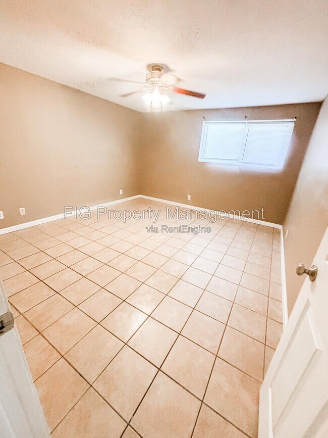 Foto del edificio - 924 Chadwick Dr