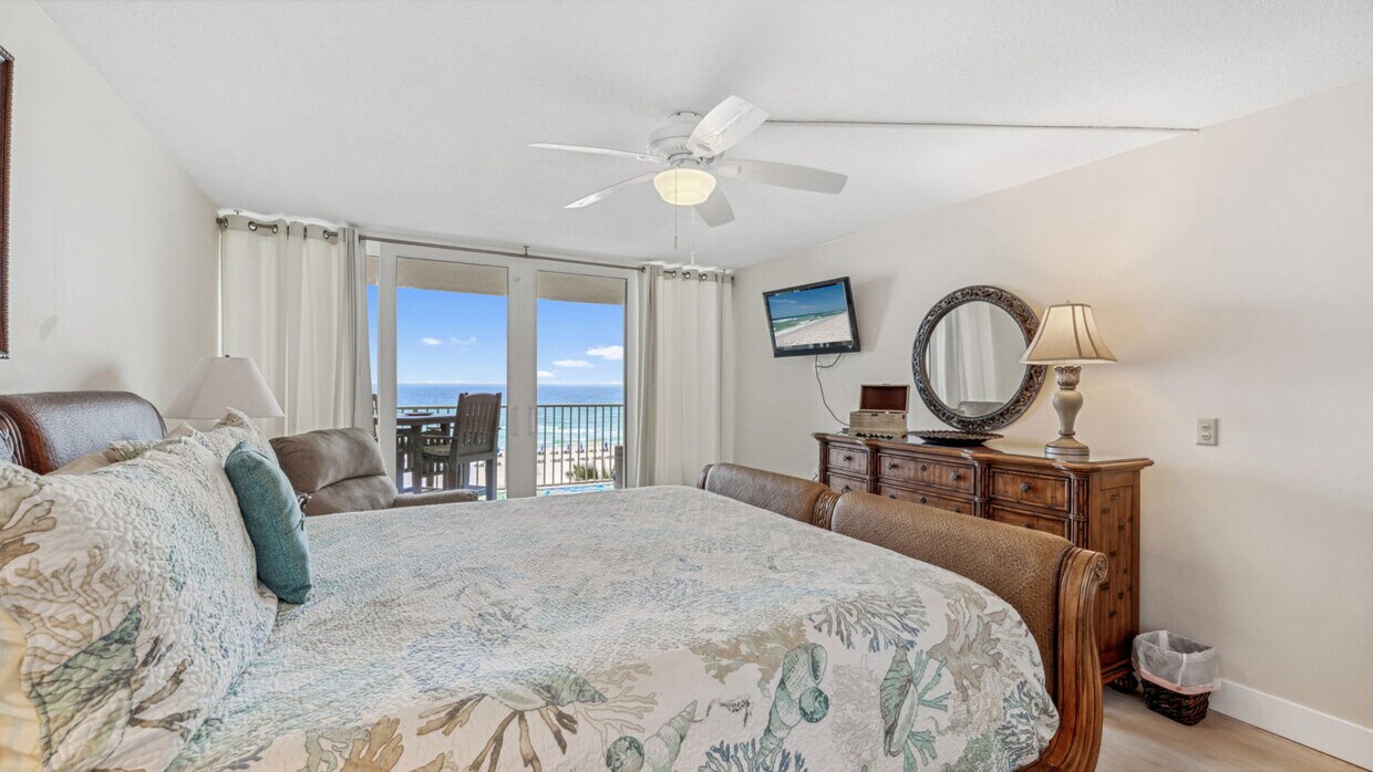 Foto principal - 7205 Thomas Dr