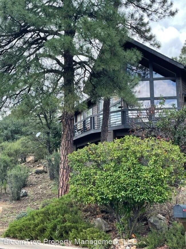 Building Photo - 3 br, 2.5 bath House - 1562 Spruce Canyon ...