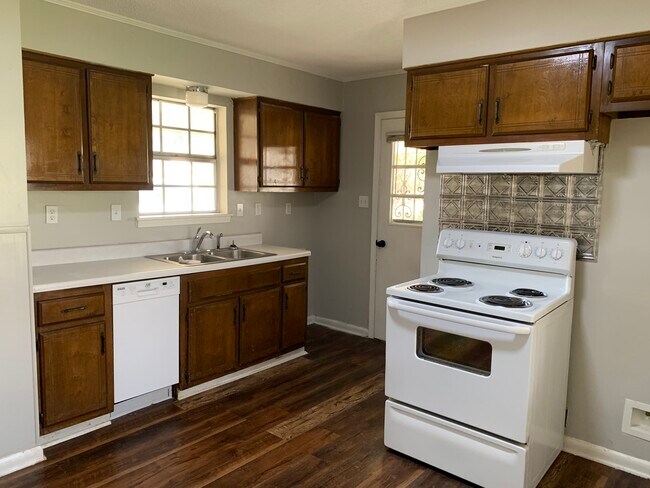 Foto del edificio - 8082 Ashbrook Dr