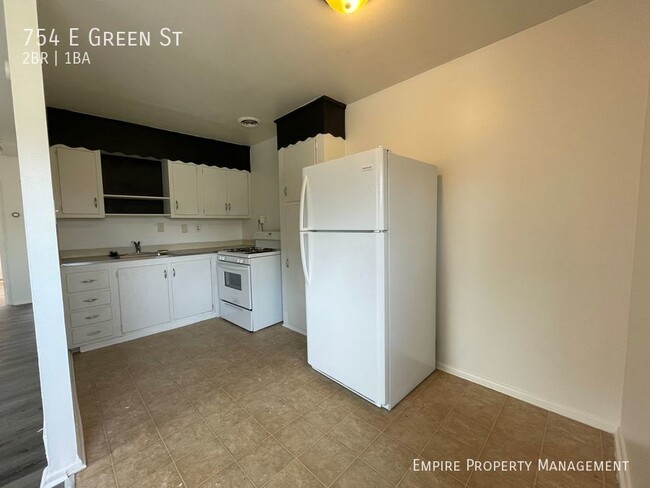 Building Photo - 2 Bedroom/ 1 Bathroom House in Allentown!