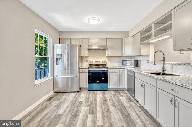 Building Photo - 10266 Brookstone Ct