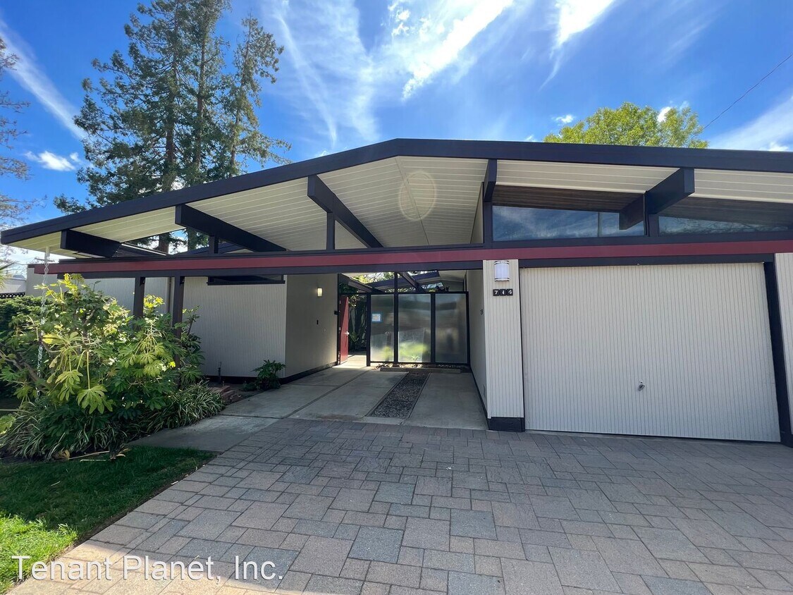 Primary Photo - 4 br, 2 bath House - 714 Stendhal Ln