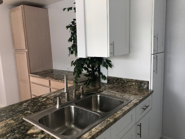 Foto del edificio - 2020 Lee Dr