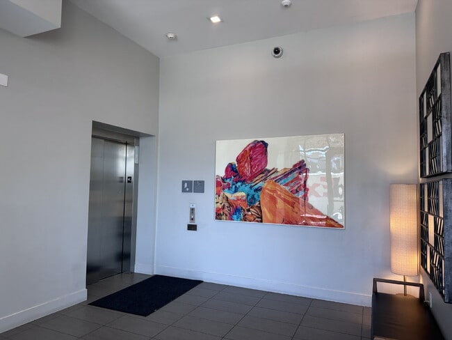 Building Photo - Stunning Denver Condo with Assigned Garage...