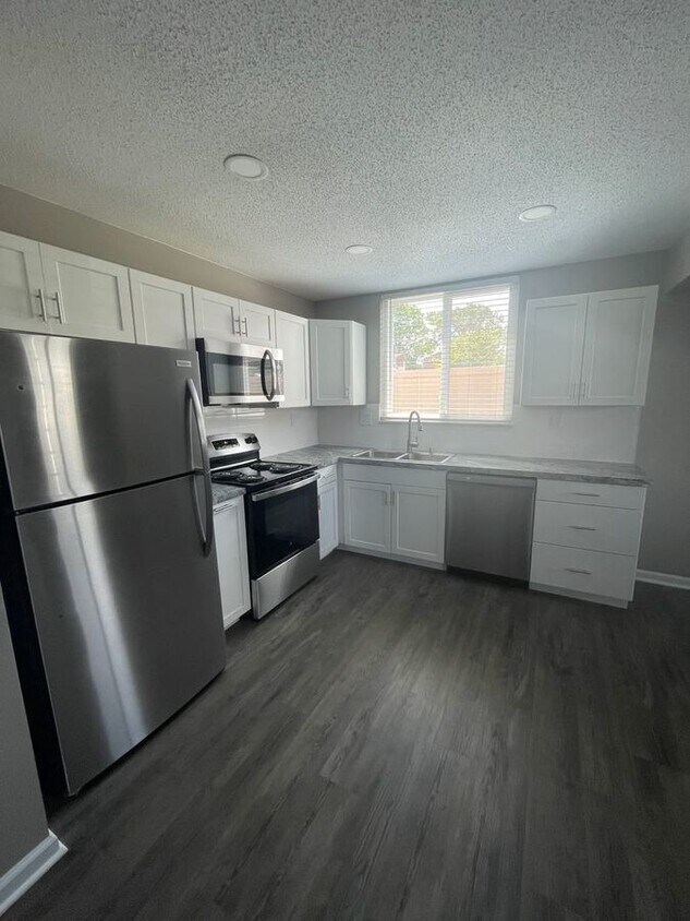 4040 Royer Rd Unit 50, Toledo, OH 43623 Room for Rent in Toledo, OH