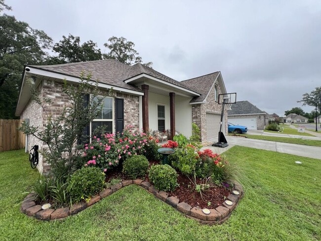 Building Photo - Spacious 5 Bedroom Home in Lake Haven – Zachary, LA
