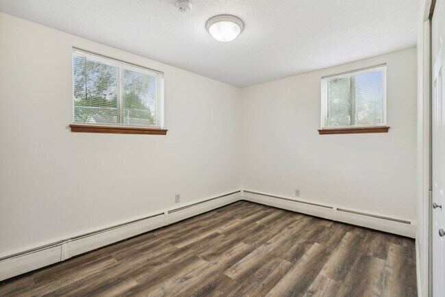 Building Photo - 5547 N Lyndale Ave
