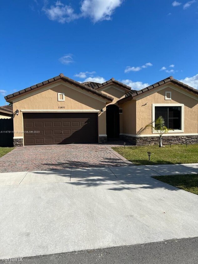 Primary Photo - 4 br, 3 bath House - 11831 SW 228th Ln