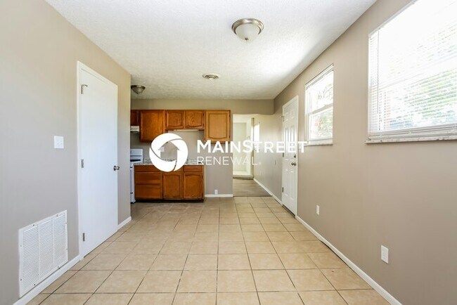 Foto del edificio - 3 Bedroom Pet-Friendly Home in COLUMBUS, OH with Main Street Renewal