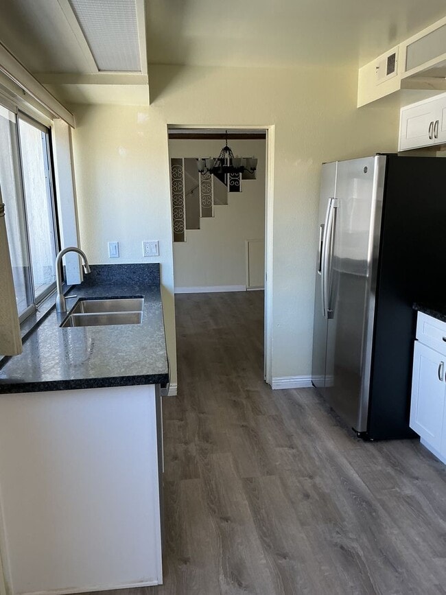 Building Photo - Townhome 3 bedroom 2 bath