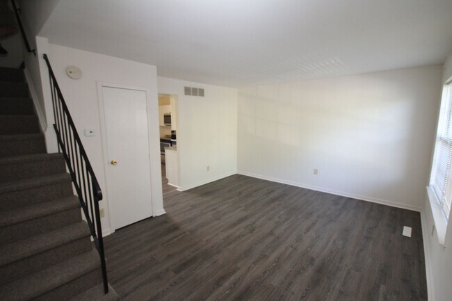 Building Photo - Freshly renovated 3 bedroom with bonus room in Edgewood, MD!