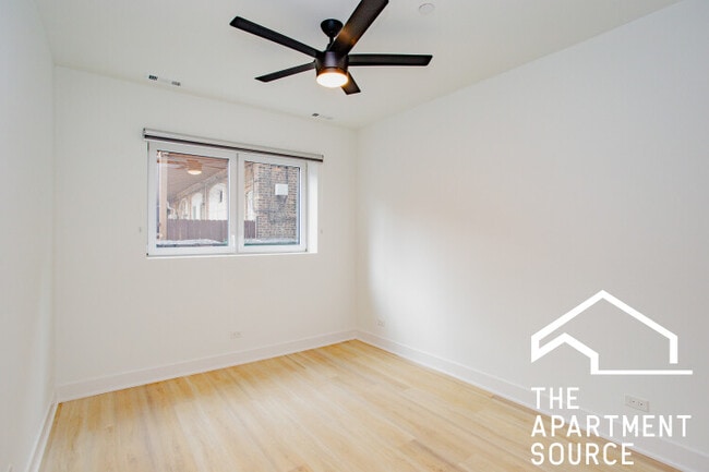 Building Photo - 3821 N Ashland Ave