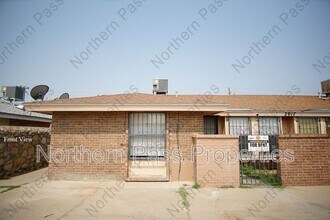 Building Photo - 2917 E Glen Dr