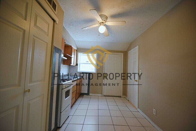 Foto del edificio - 4936-4938 E 34th St
