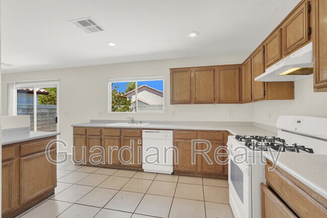 Foto del edificio - 2022 Peacemaker Rd