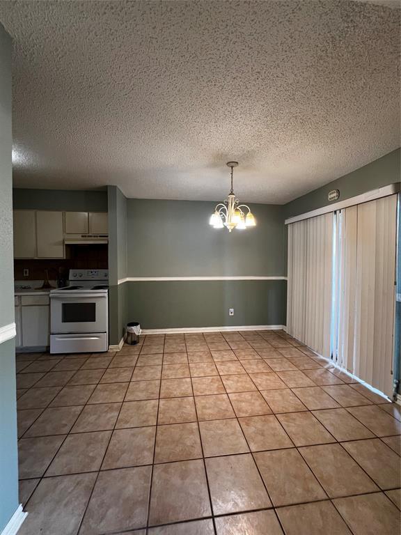 Building Photo - 5325 Pinewilde Dr