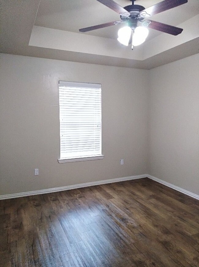 Building Photo - Sunview Homes - W Tonner