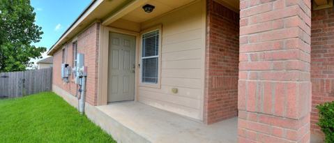 Foto del edificio - 9025 China Rose Dr