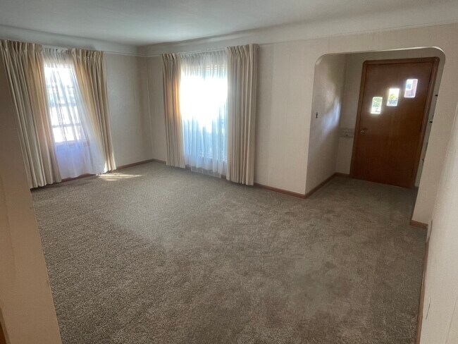 Foto del edificio - 3806 Longwood Ave