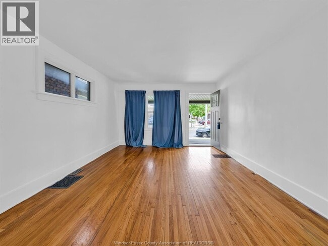 Building Photo - 973 Pelissier St