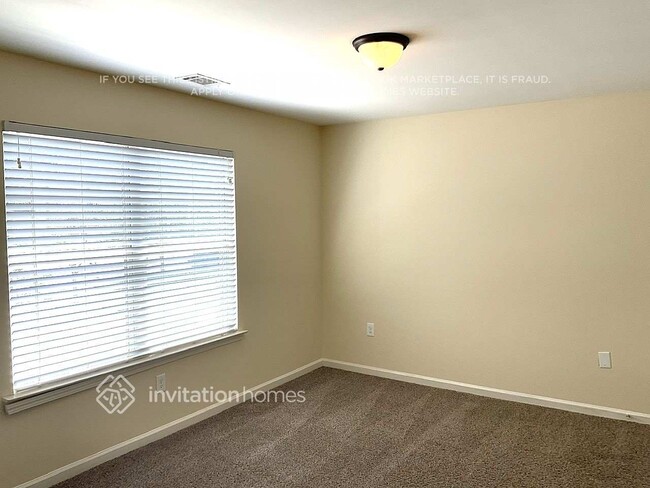 Foto del edificio - 2455 Valley Creek Dr