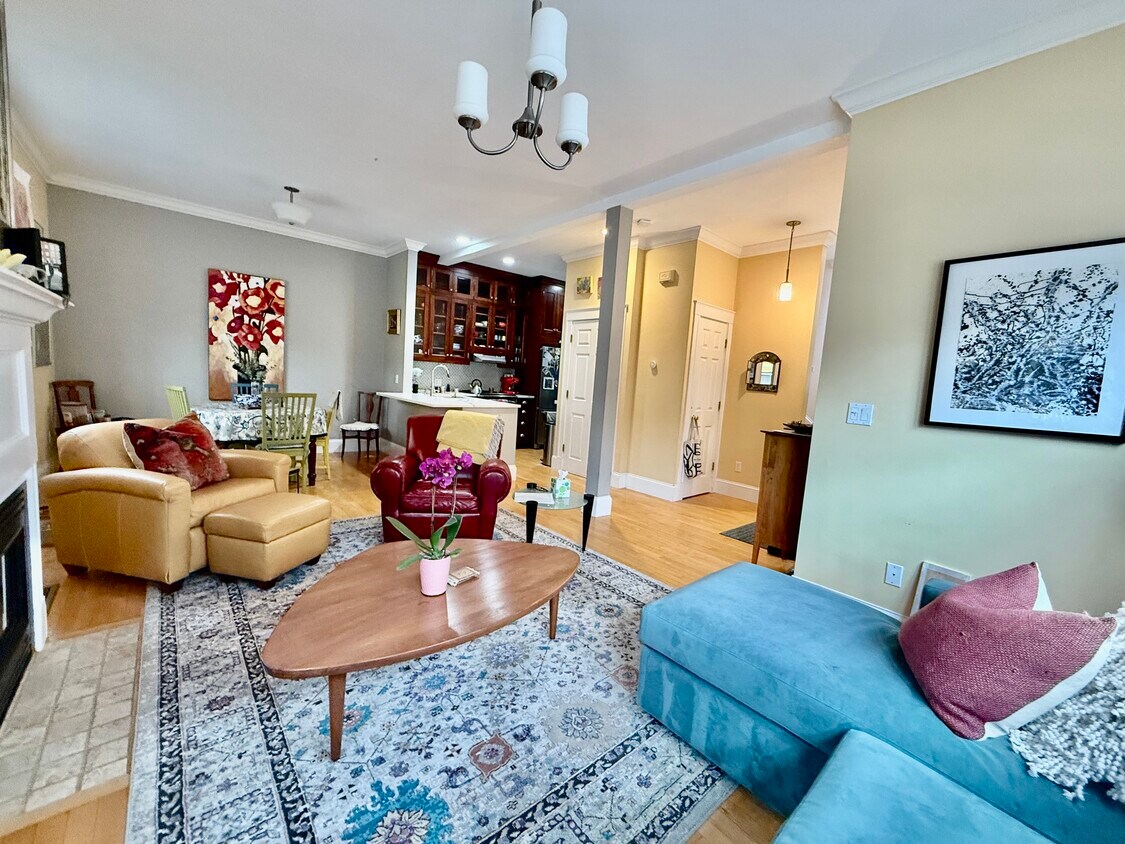 Foto principal - 381 Huron Ave