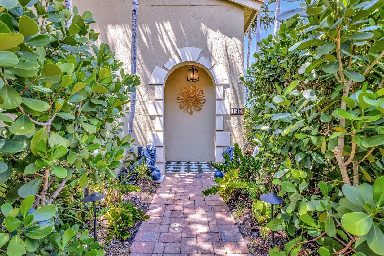 Foto principal - 143 Monterey Bay Dr