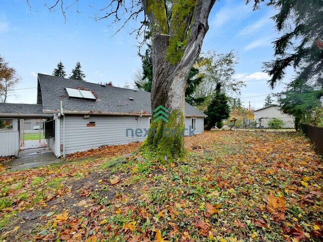 Foto del edificio - 3 Bed and 1 Bath Single-family Home Availa...
