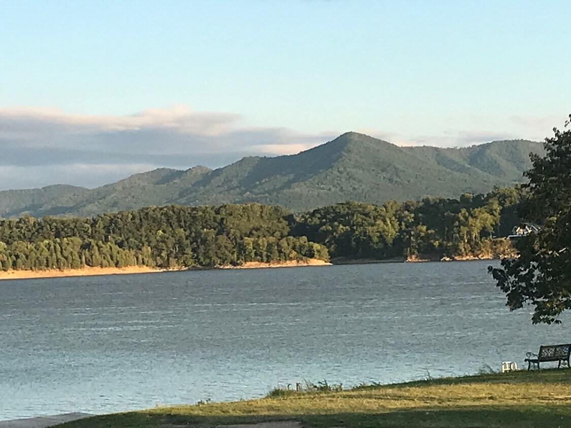 Primary Photo - Lake Life!!!